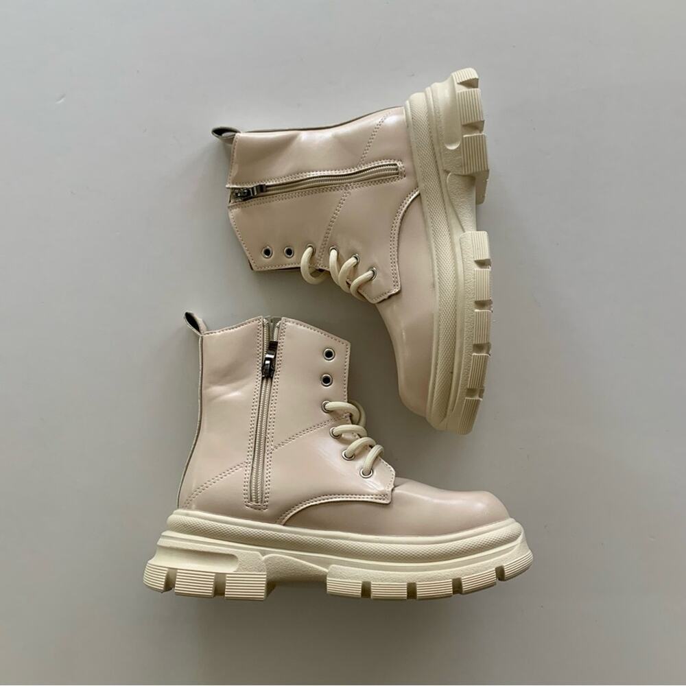 Hannah Rosanna White & Beige Buckle Accent Chunky Combat Boots Size 5 - Picture 4 of 8